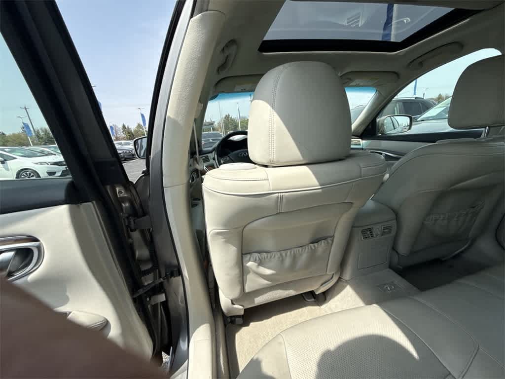 Thumbnail: 2012 INFINITI M56 - 17