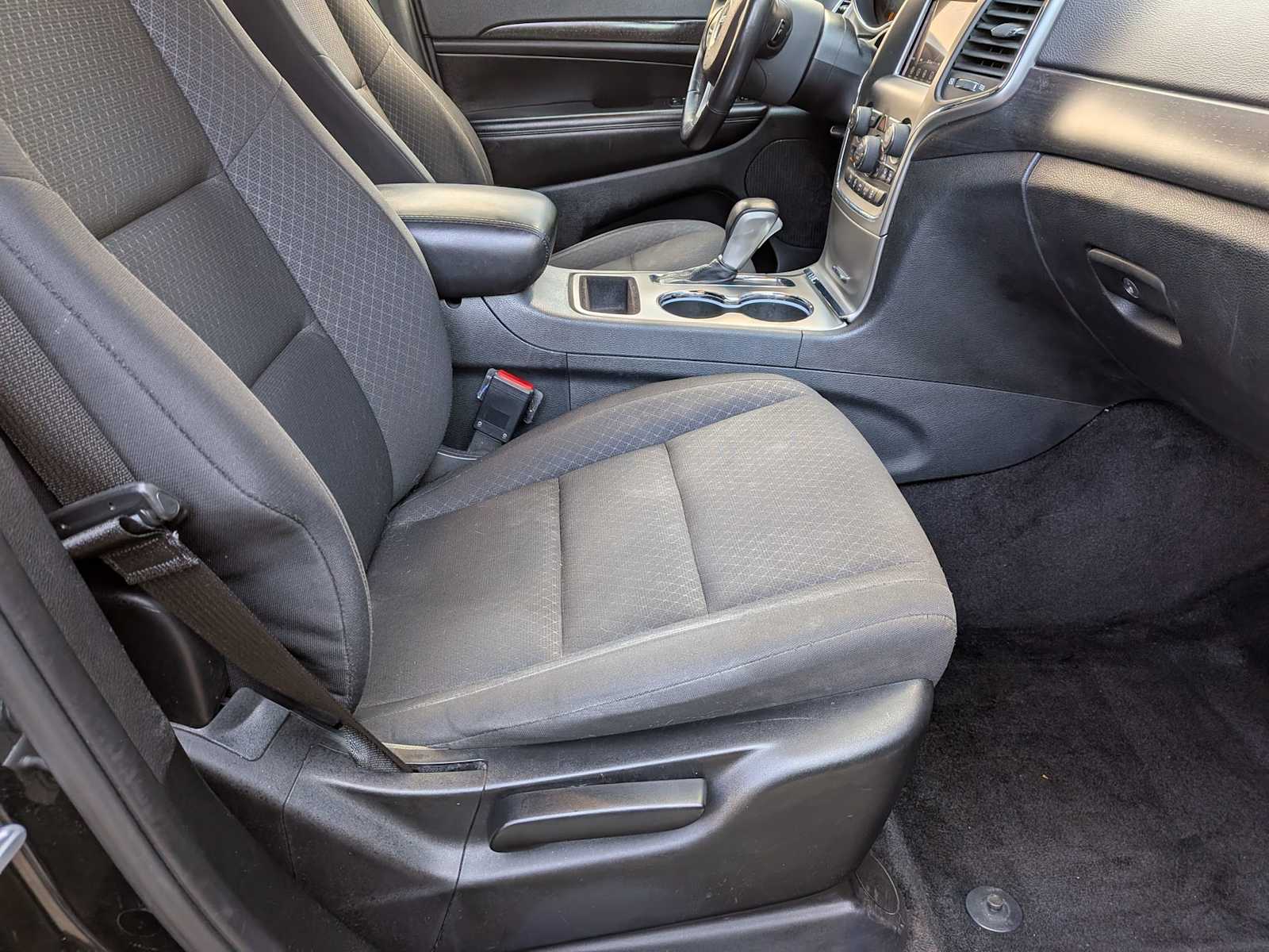 Thumbnail: 2018 Jeep Grand Cherokee - 15