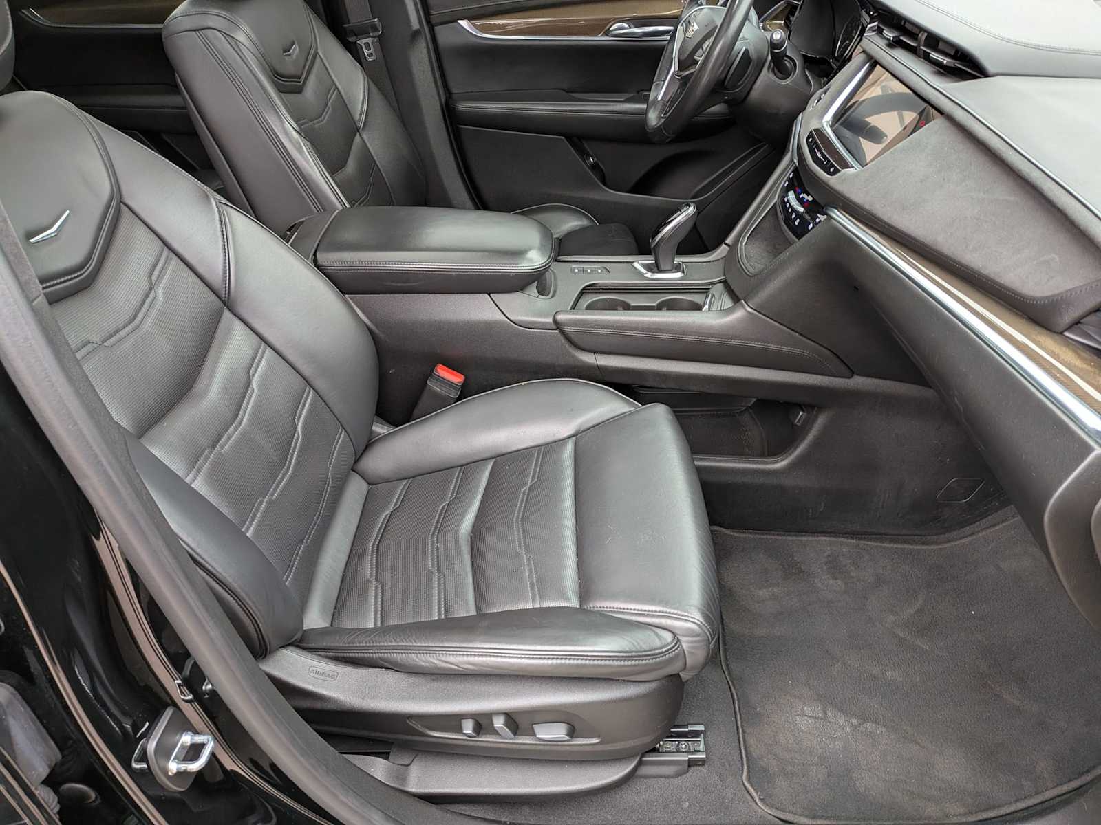 Thumbnail: 2017 Cadillac XT5 - 22