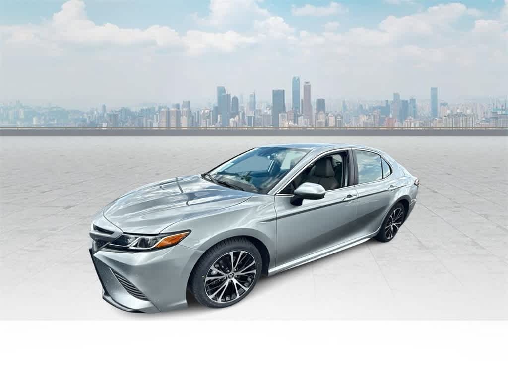 2020 Toyota Camry SE -
                  Waukesha, WI