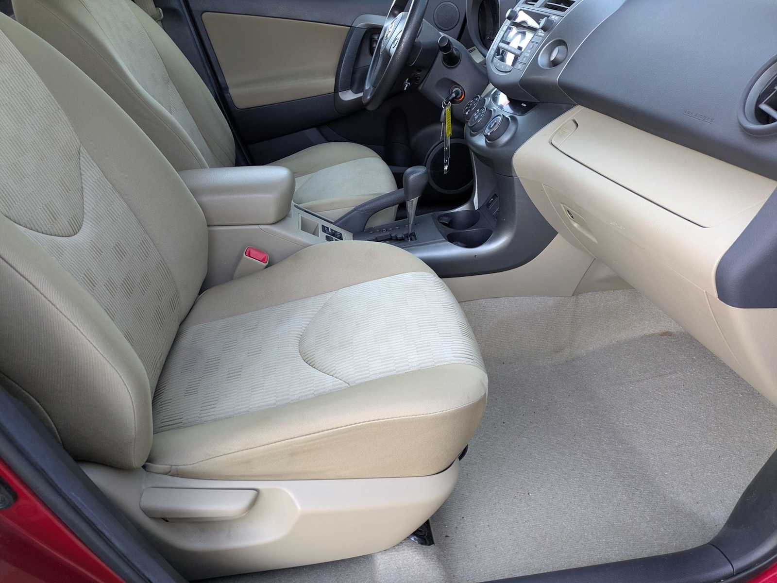 Thumbnail: 2011 Toyota RAV4 - 18