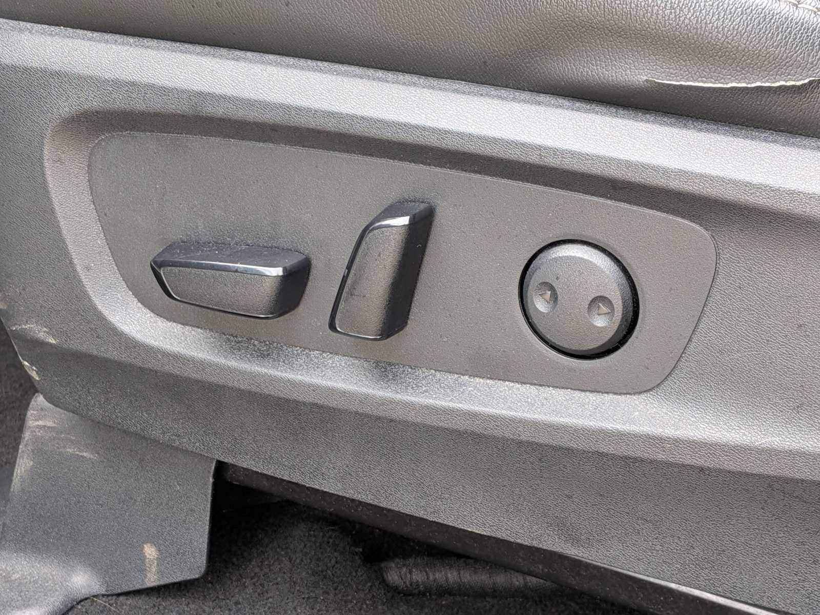 Thumbnail: 2023 Nissan Pathfinder - 16