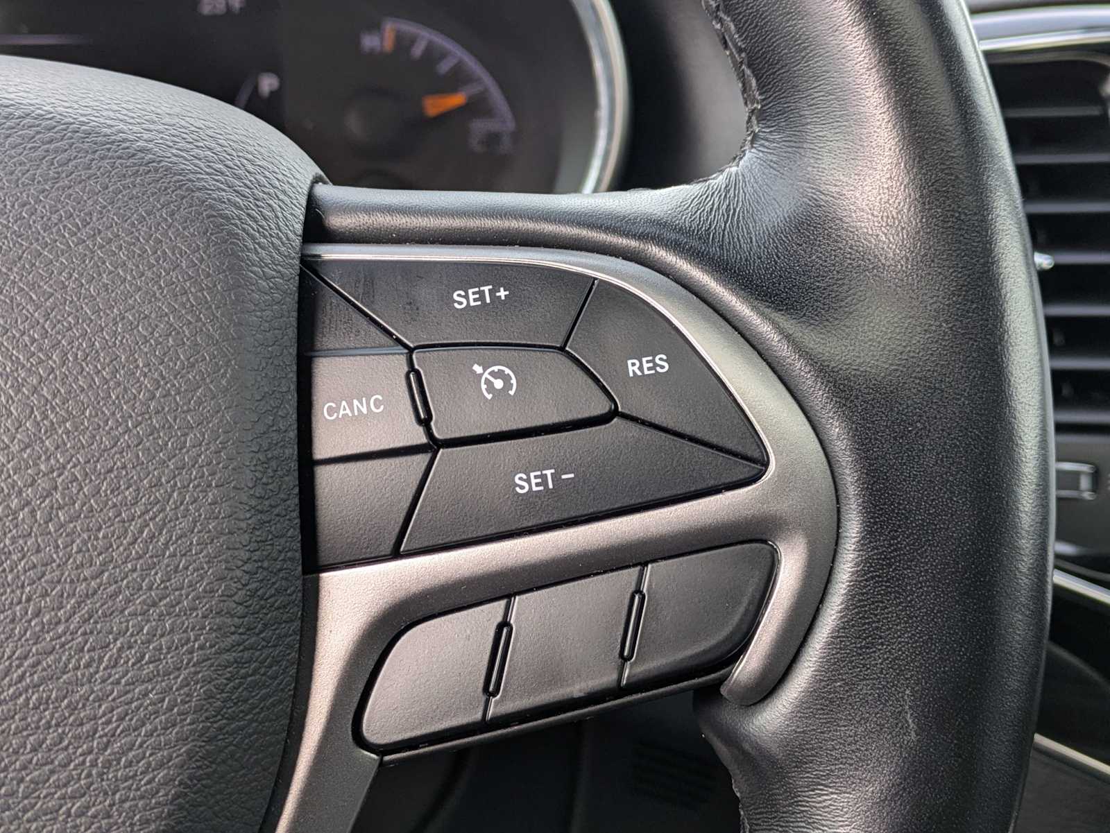 Thumbnail: 2020 Jeep Grand Cherokee - 24