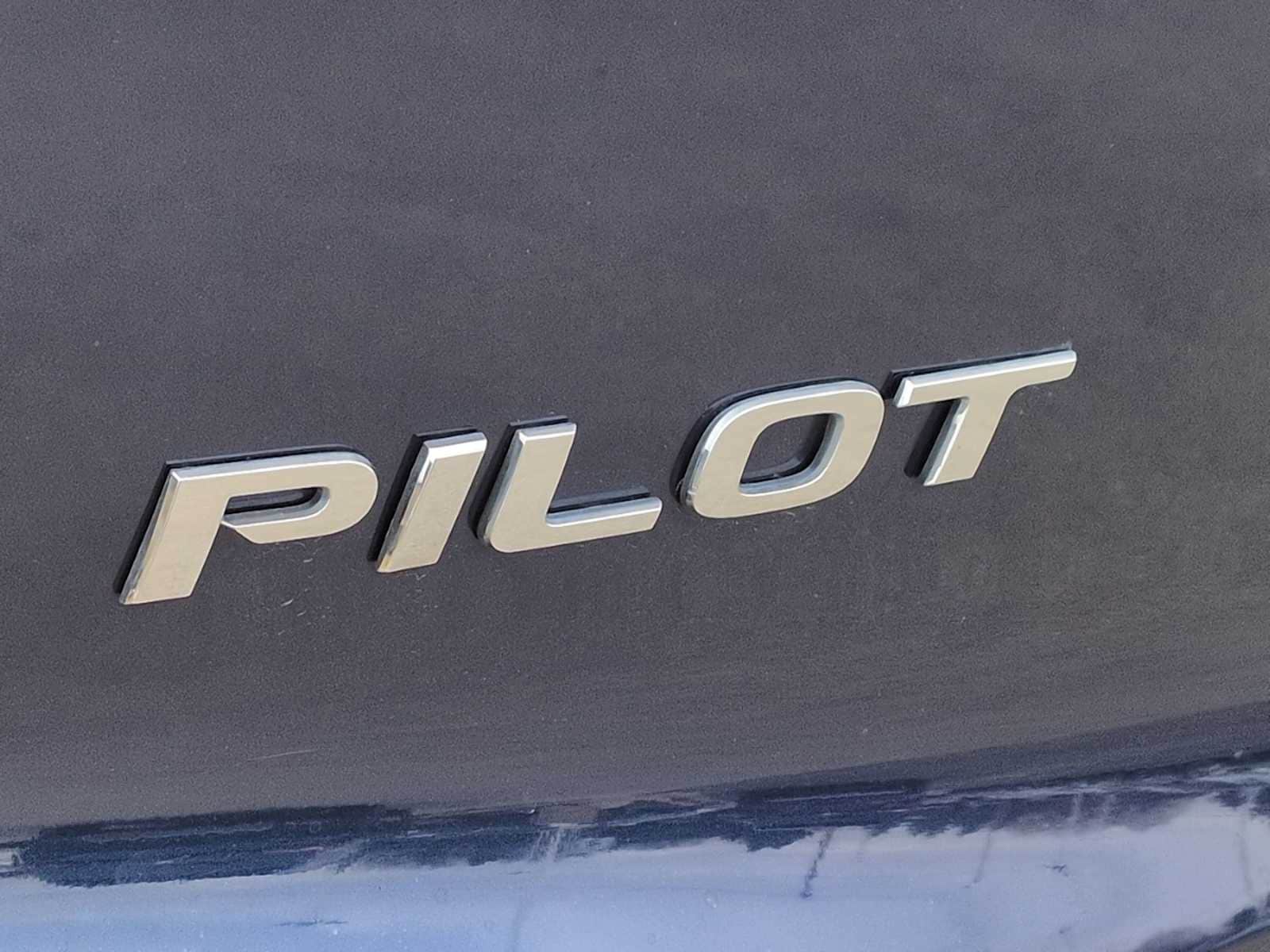 Thumbnail: 2016 Honda Pilot - 12