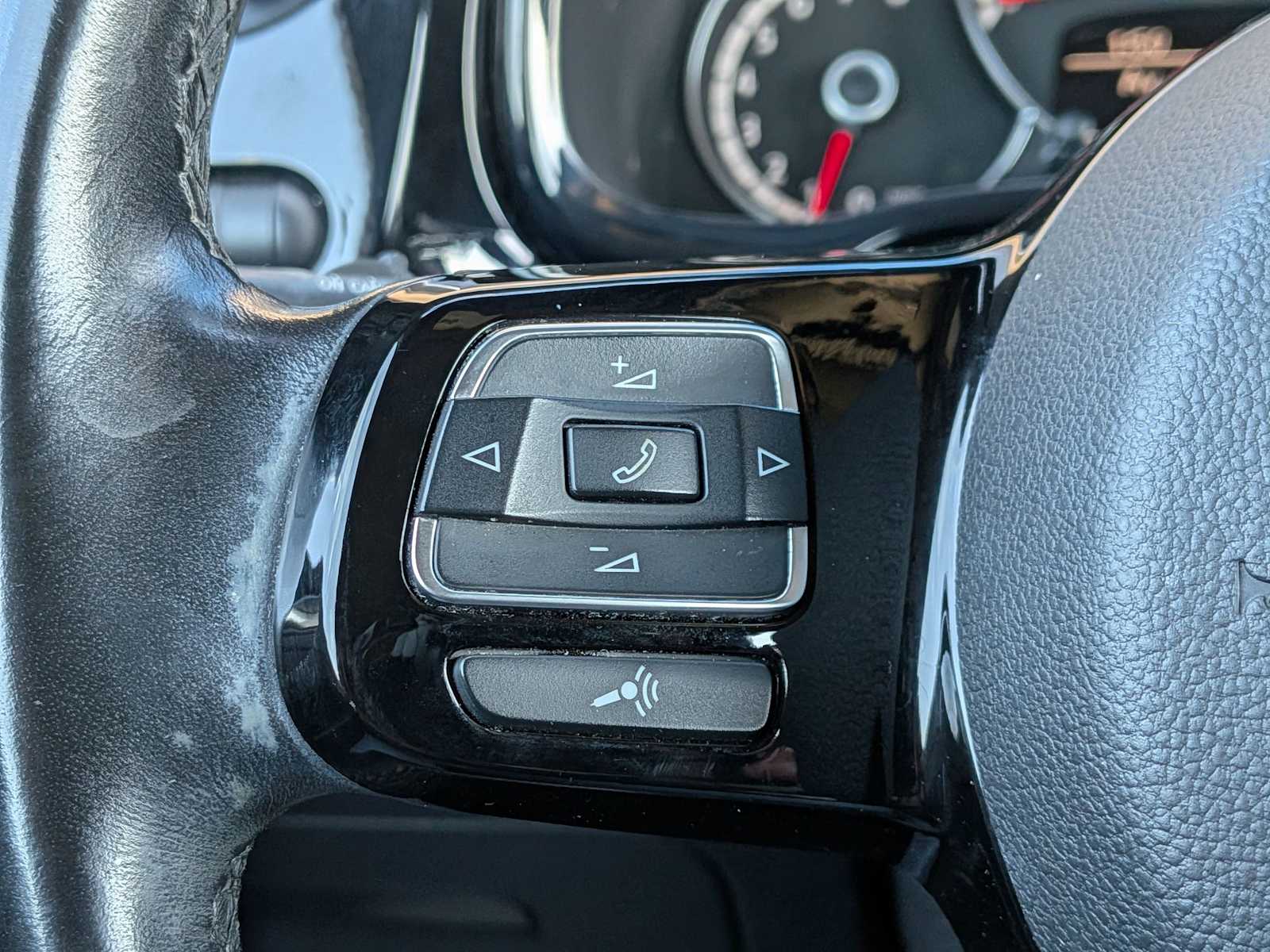 Thumbnail: 2016 Volkswagen Beetle - 19