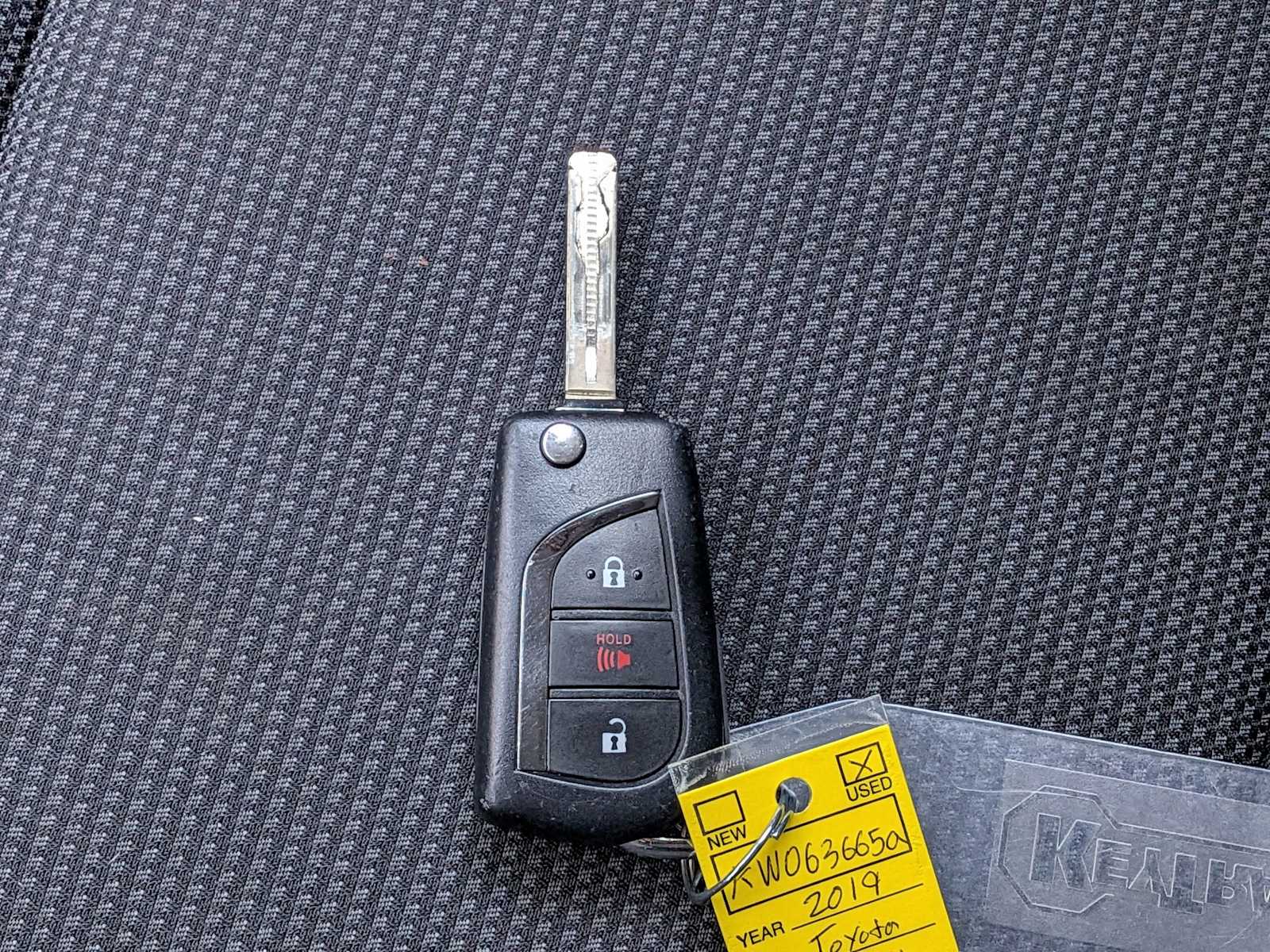 Thumbnail: 2019 Toyota RAV4 - 31