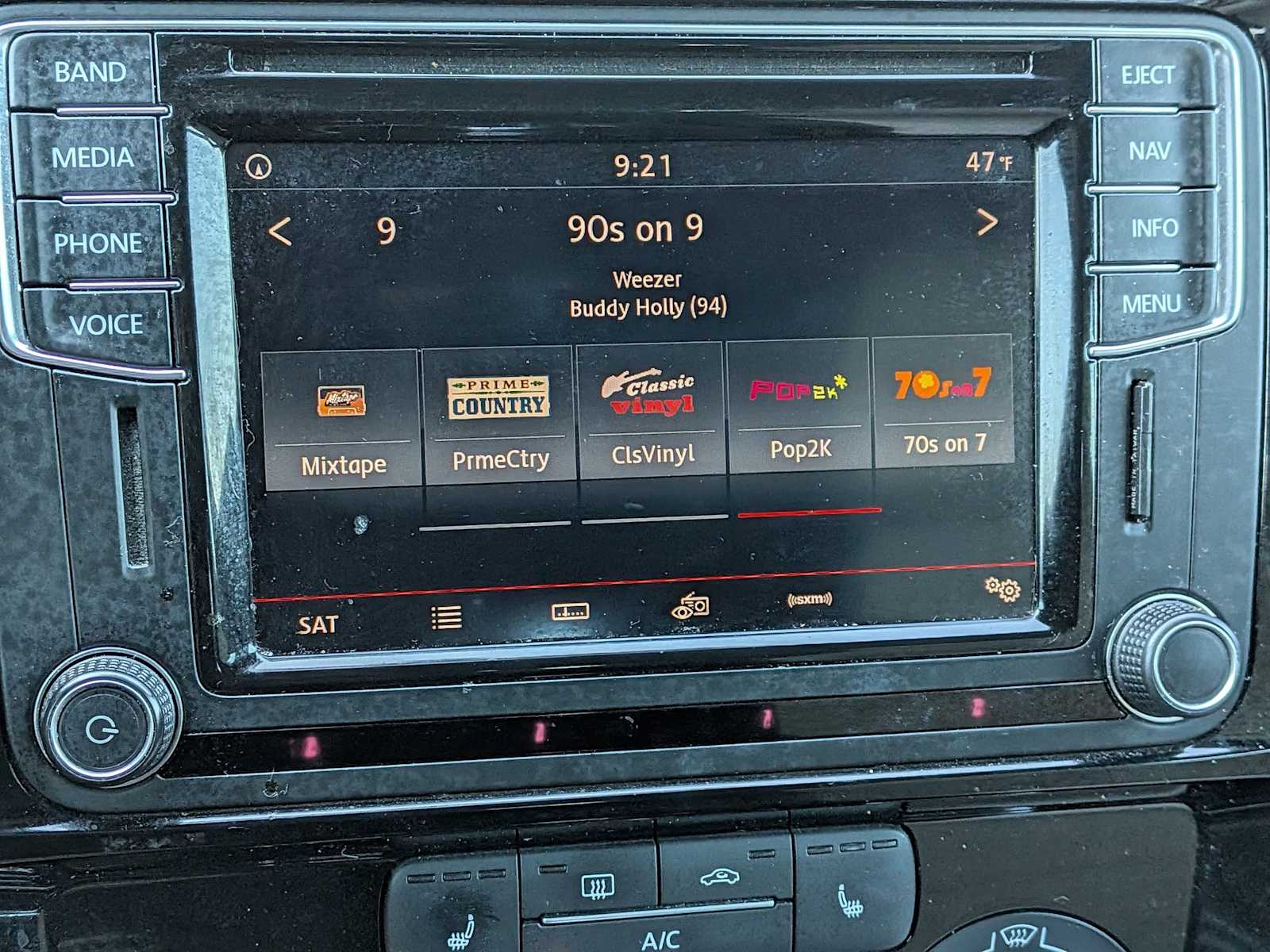 Thumbnail: 2017 Volkswagen Jetta - 25