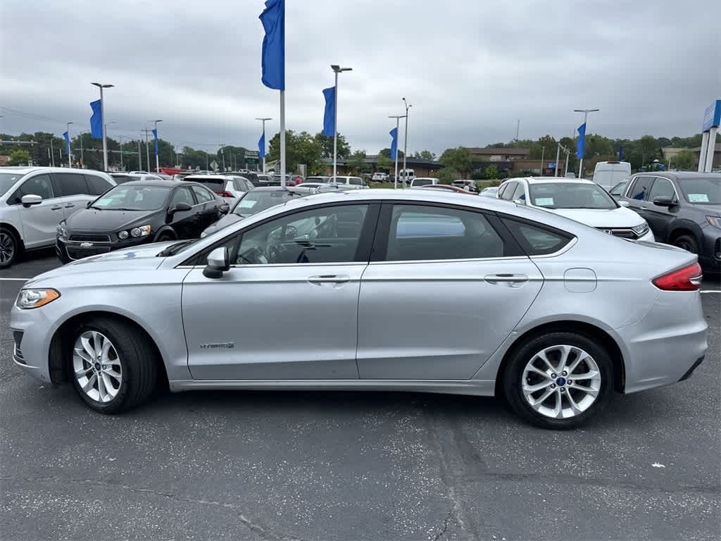 Used 2019 Ford Fusion Hybrid SE with VIN 3FA6P0LU0KR212281 for sale in Waukesha, WI