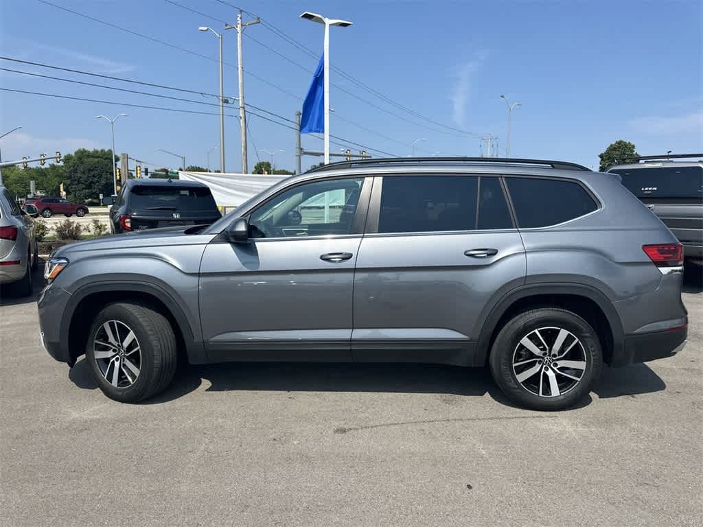 Used 2022 Volkswagen Atlas SE with VIN 1V2LP2CA8NC544310 for sale in Waukesha, WI