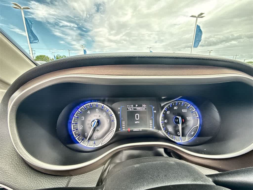 Thumbnail: 2023 Chrysler Voyager - 31