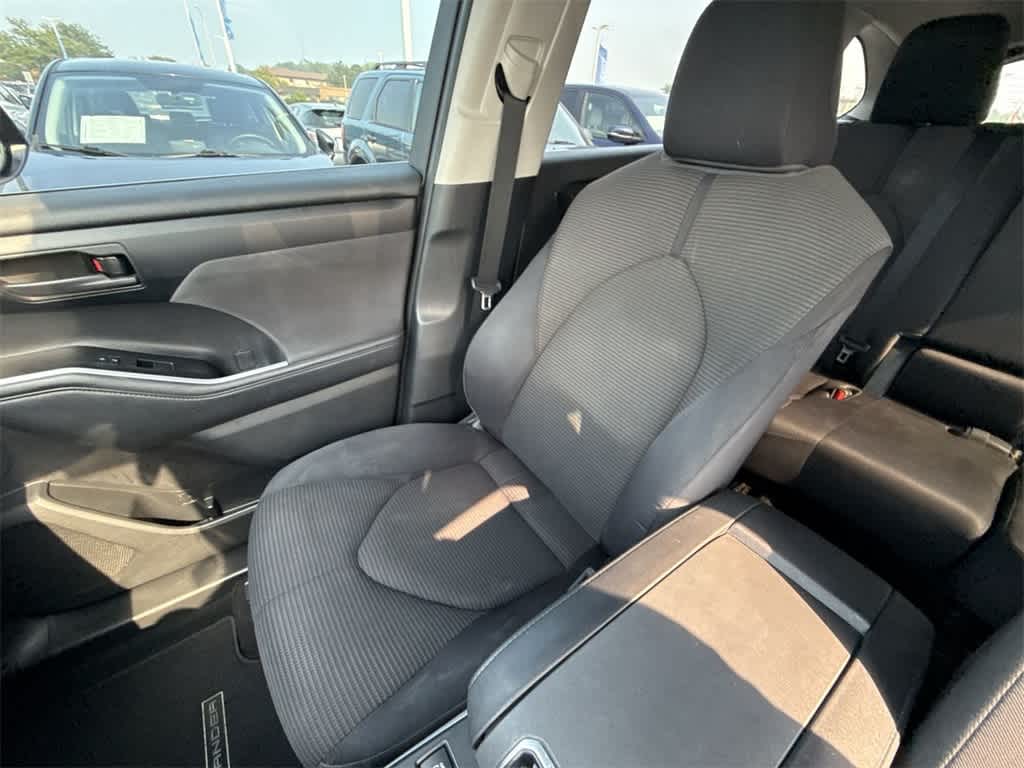 Thumbnail: 2021 Toyota Highlander - 21