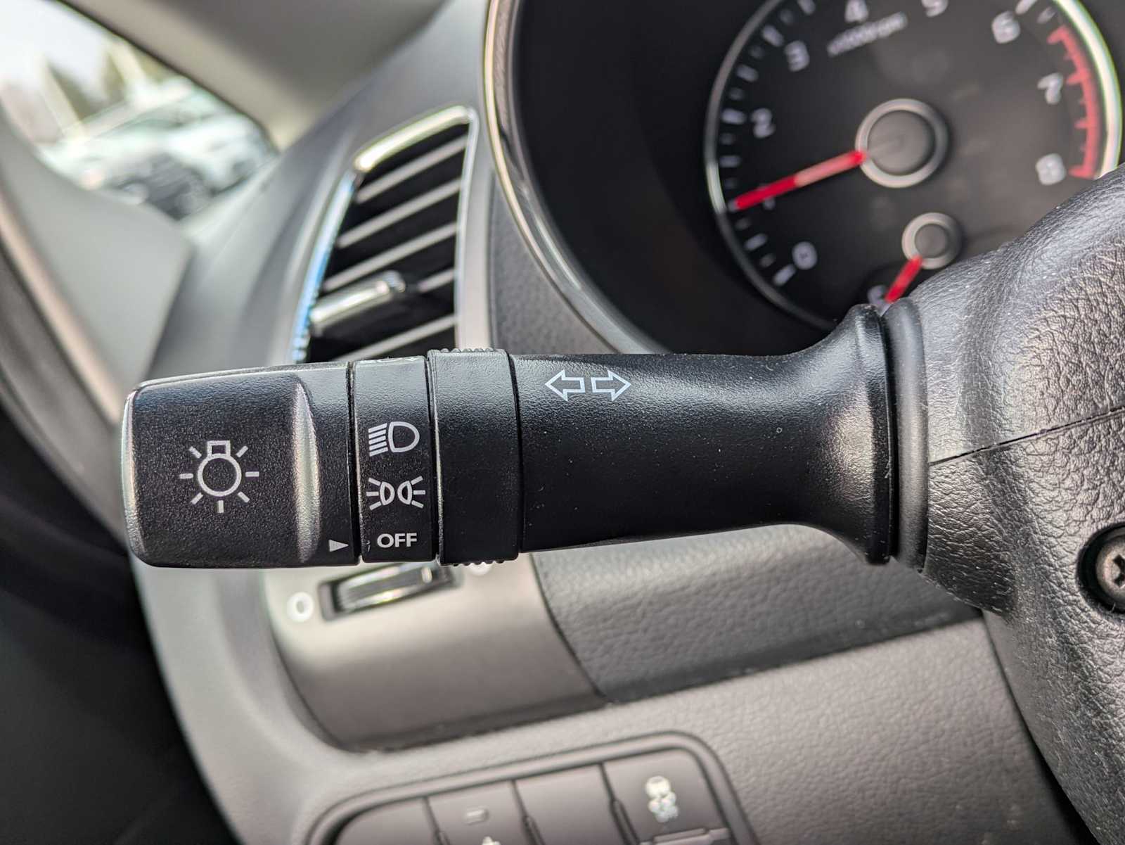 Thumbnail: 2017 Kia Forte - 26