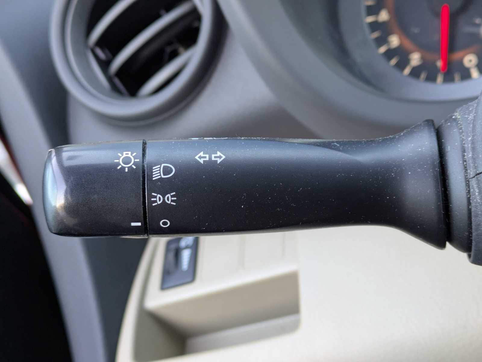 Thumbnail: 2011 Toyota RAV4 - 22