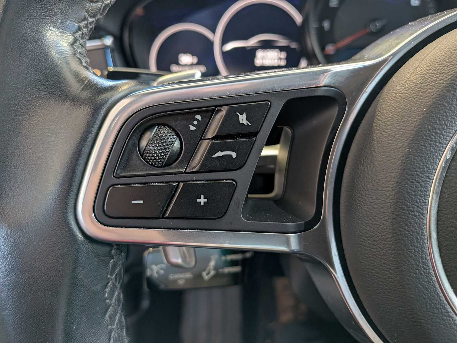 Thumbnail: 2017 Porsche Panamera - 24