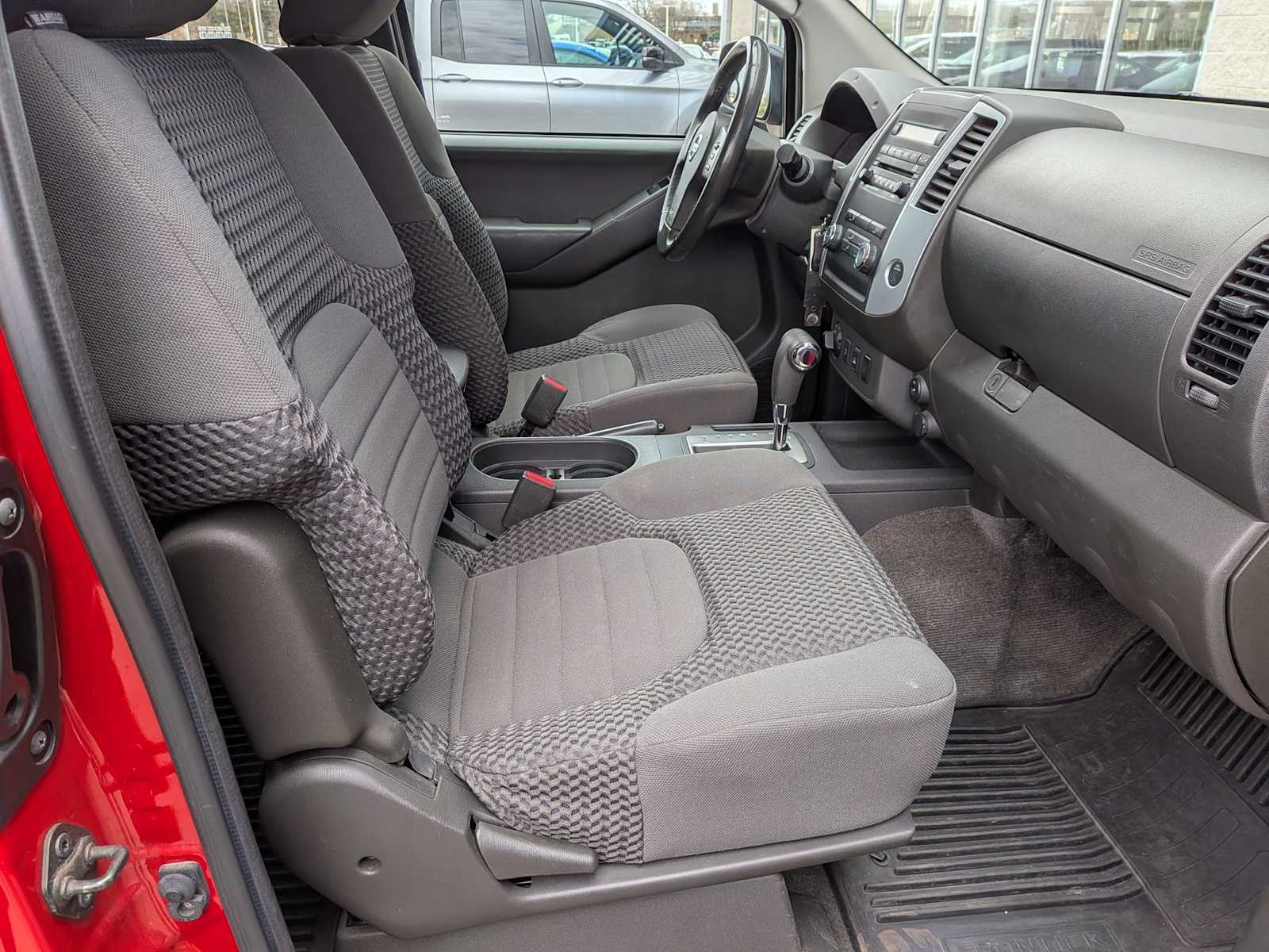 Thumbnail: 2011 Nissan Frontier - 19