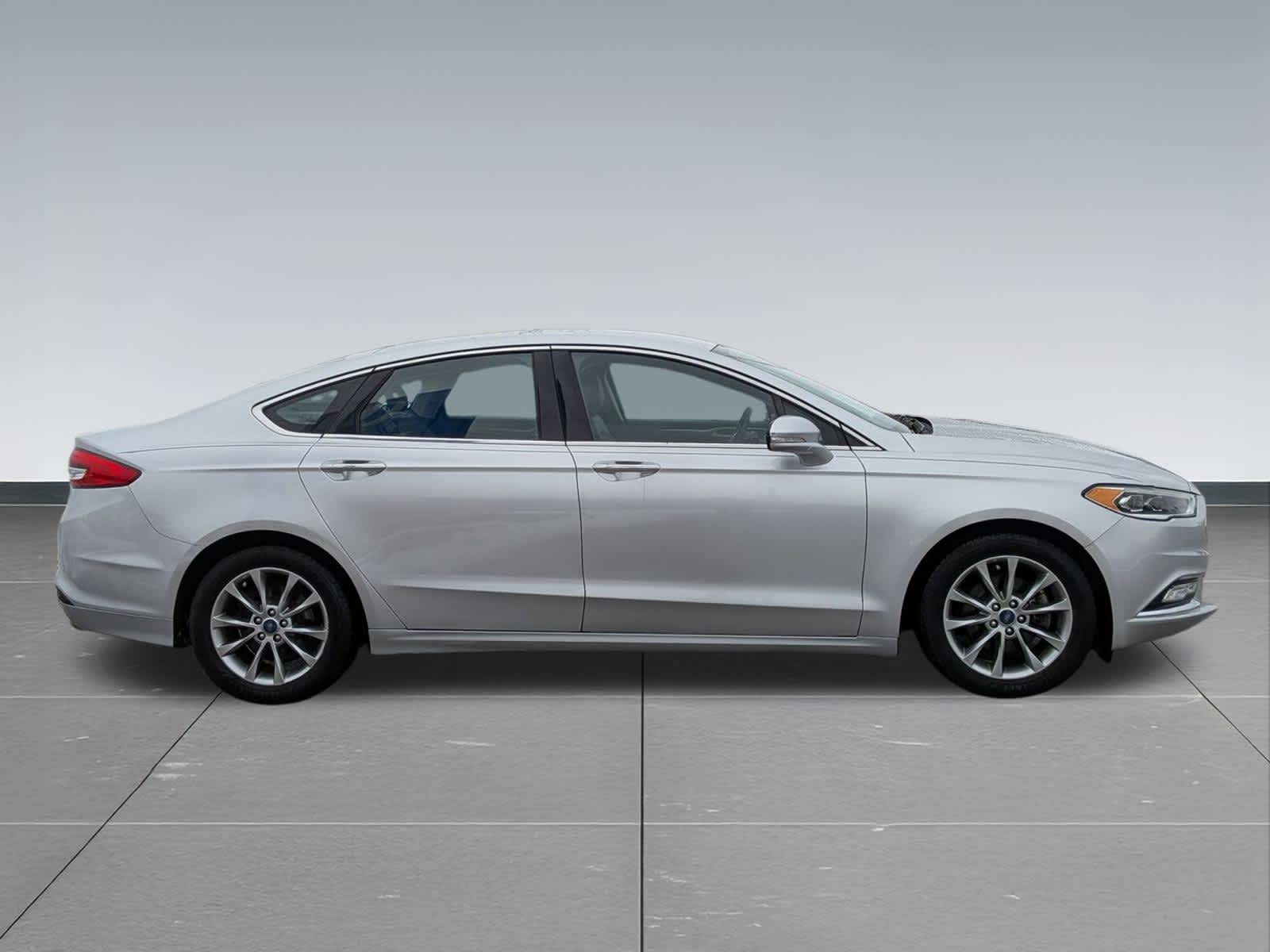 Thumbnail: 2017 Ford Fusion - 7