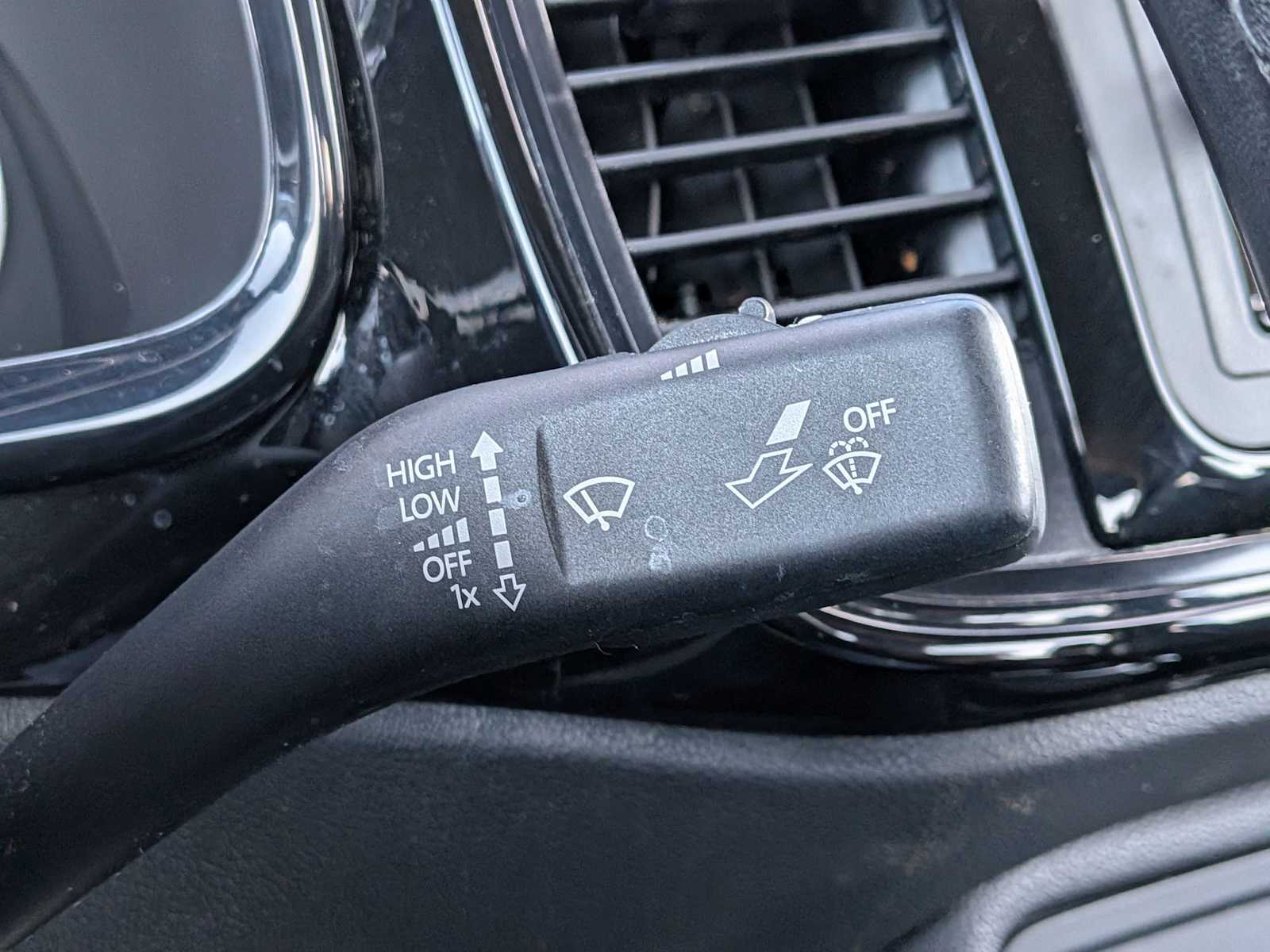 Thumbnail: 2016 Volkswagen Beetle - 21