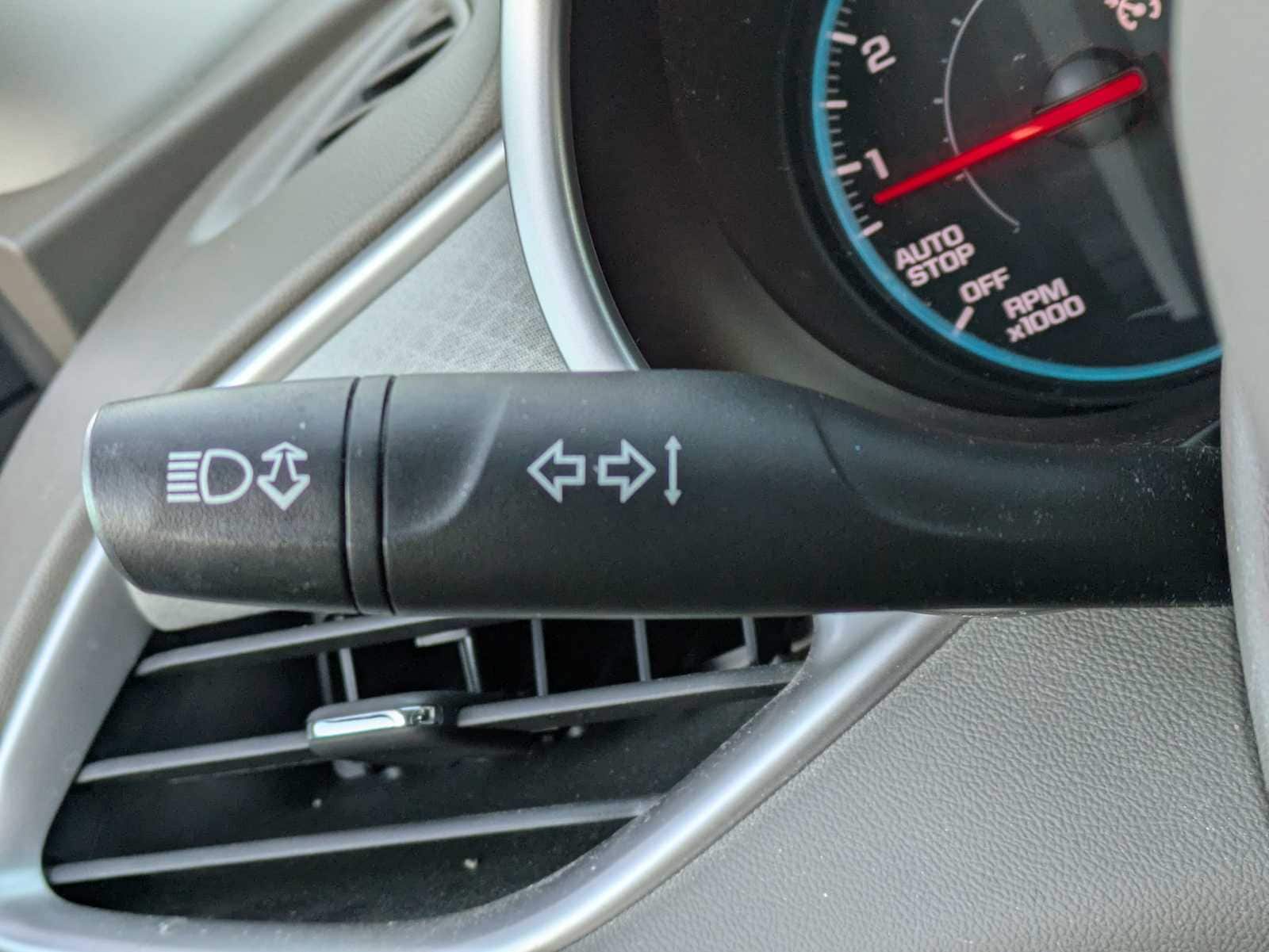 Thumbnail: 2020 Chevrolet Malibu - 24