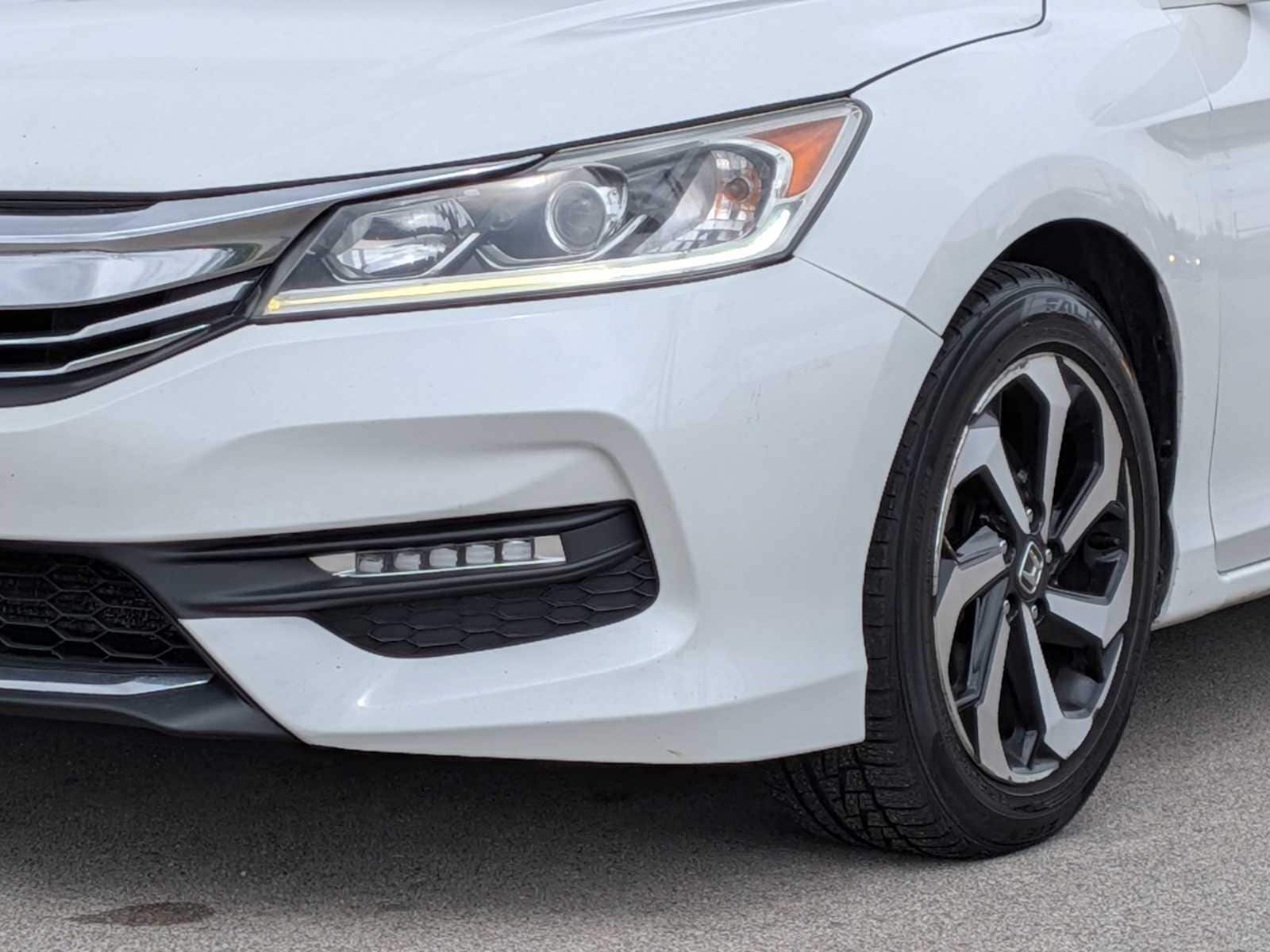 Thumbnail: 2017 Honda Accord - 10