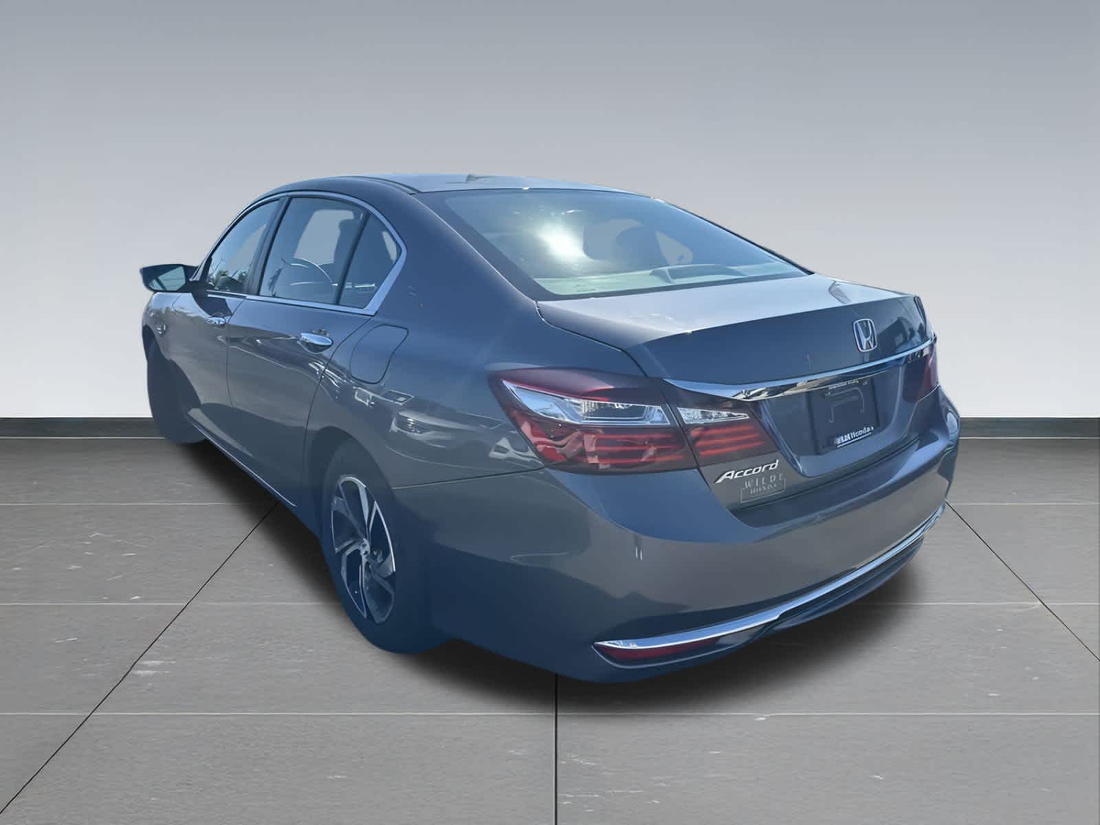 2017 Honda Accord LX photo 3
