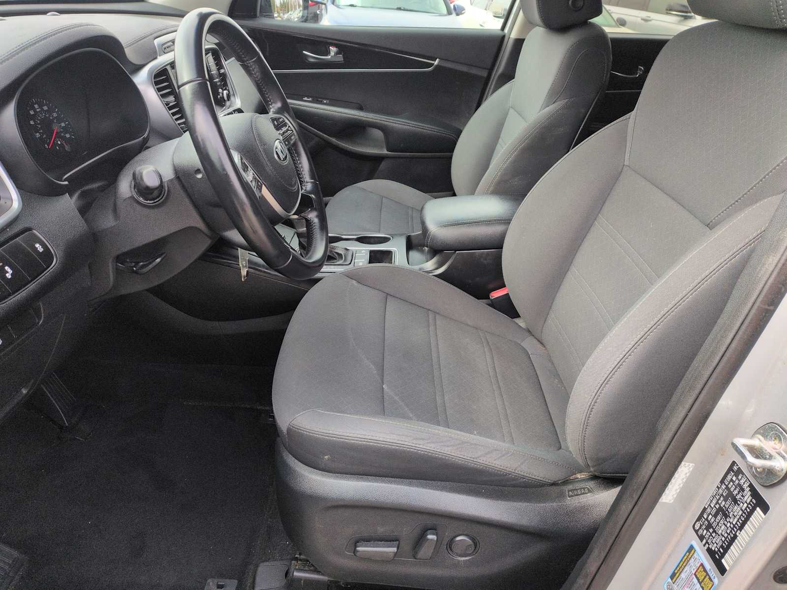 Thumbnail: 2019 Kia Sorento - 16