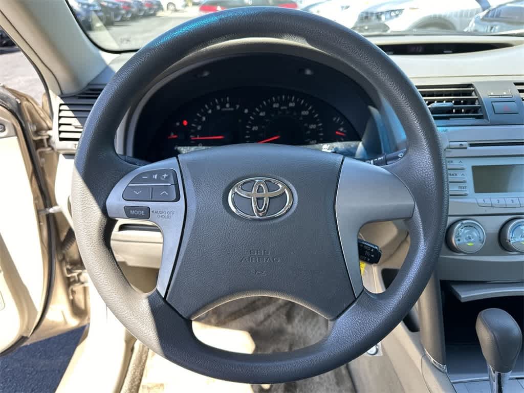 2007 Toyota Camry LE 19