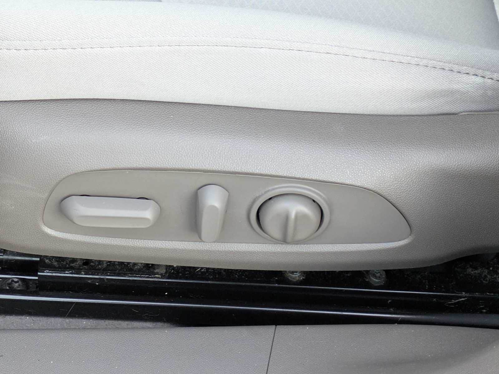 Thumbnail: 2020 Chevrolet Malibu - 15