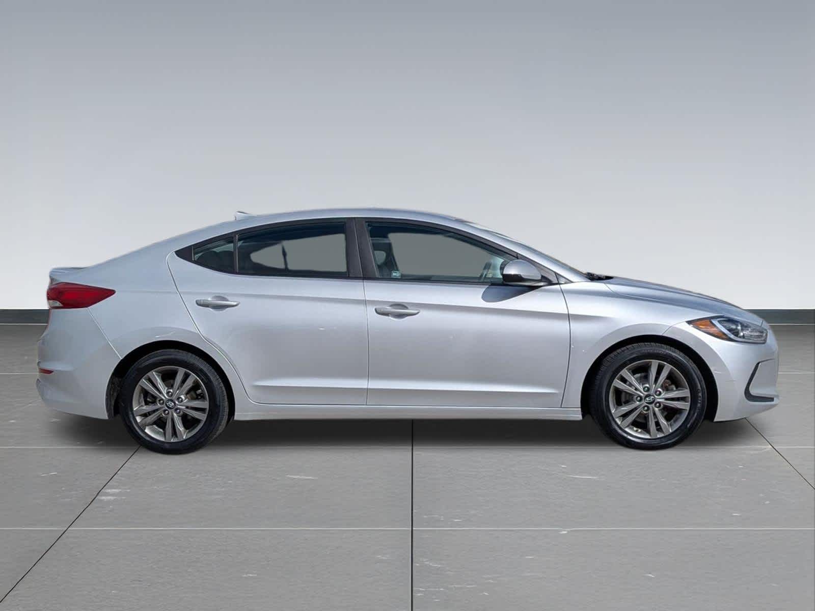 Thumbnail: 2018 Hyundai Elantra - 6