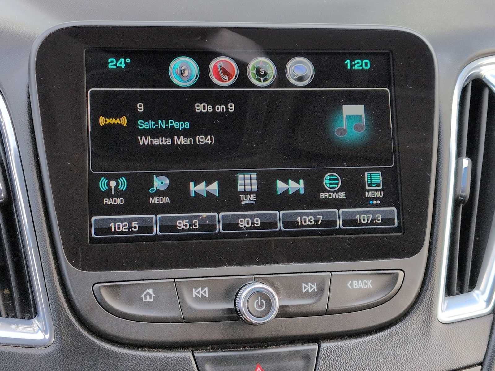 Thumbnail: 2016 Chevrolet Malibu - 25