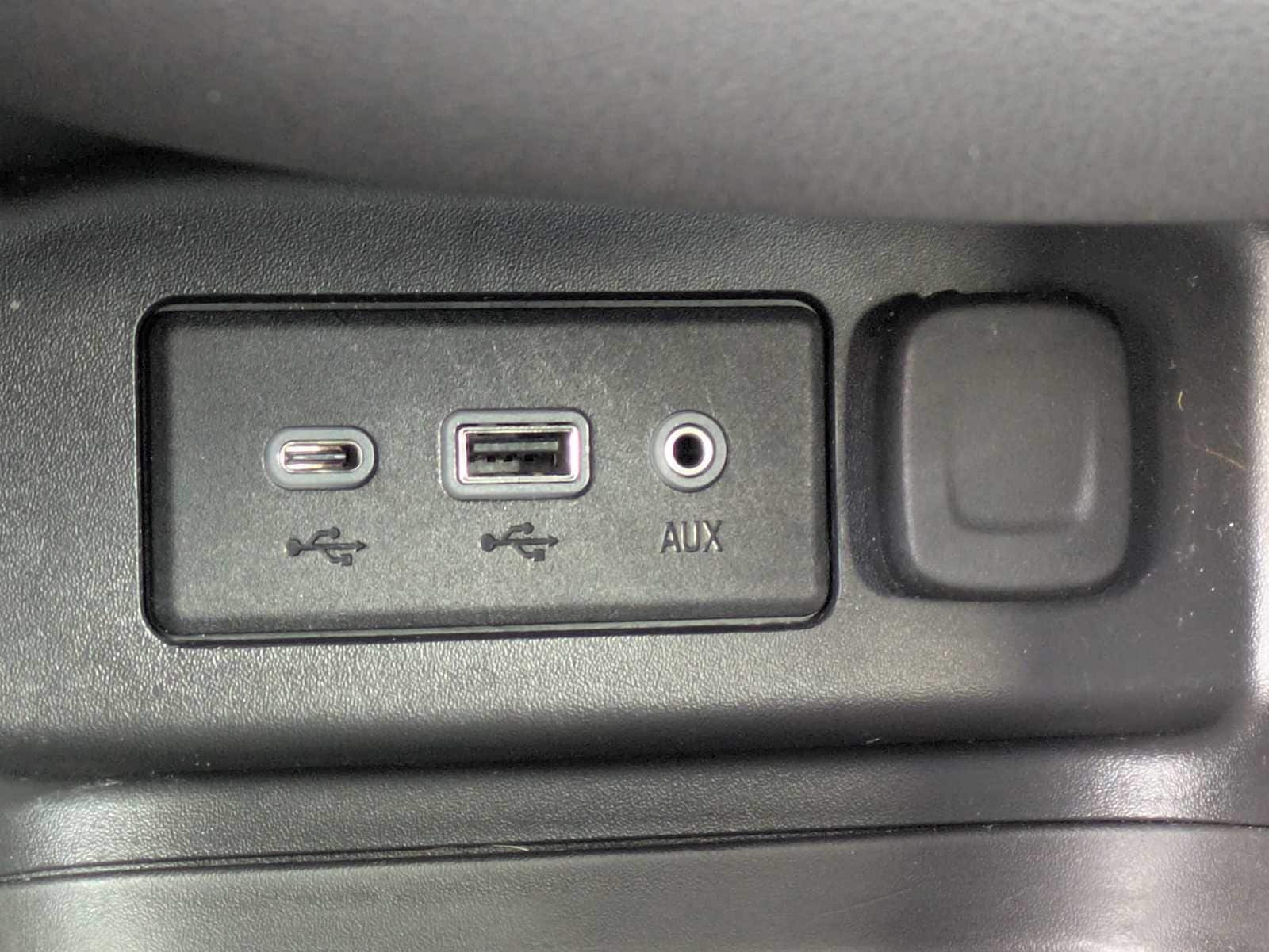 Thumbnail: 2019 Chevrolet Equinox - 28