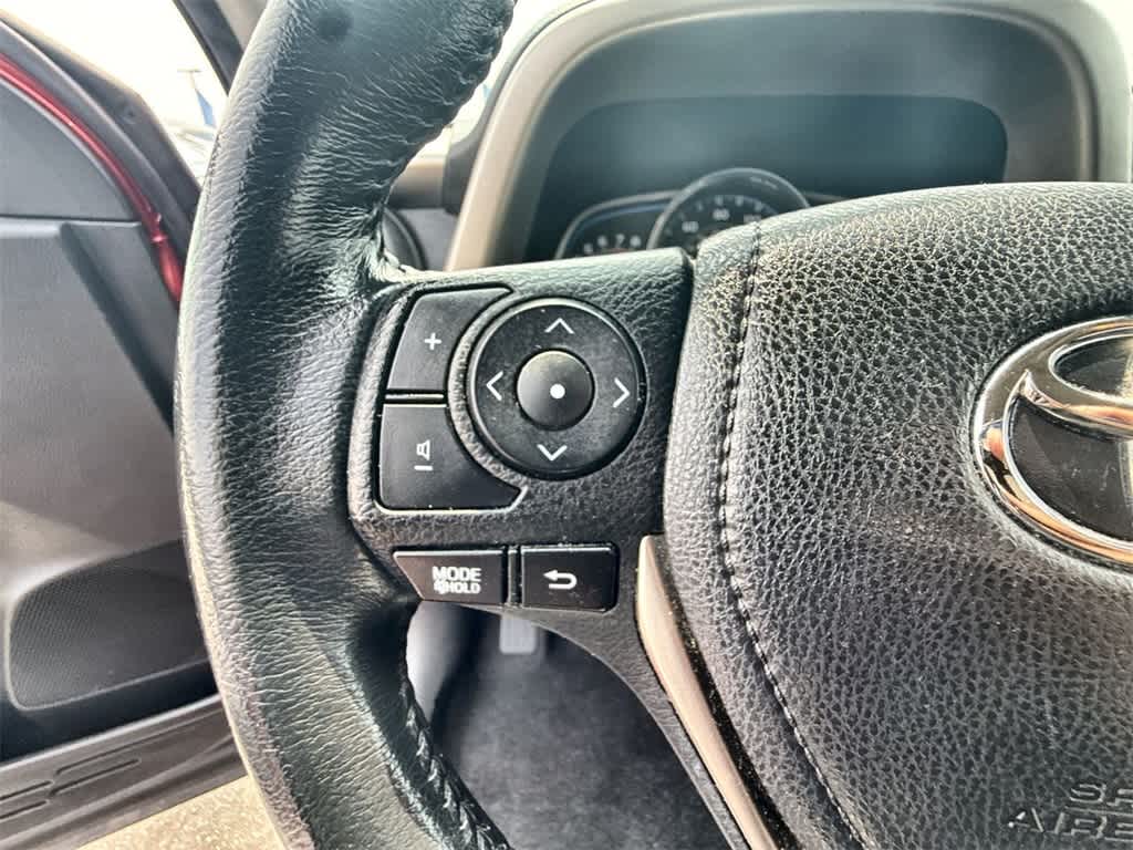 2015 Toyota RAV4 Limited 23