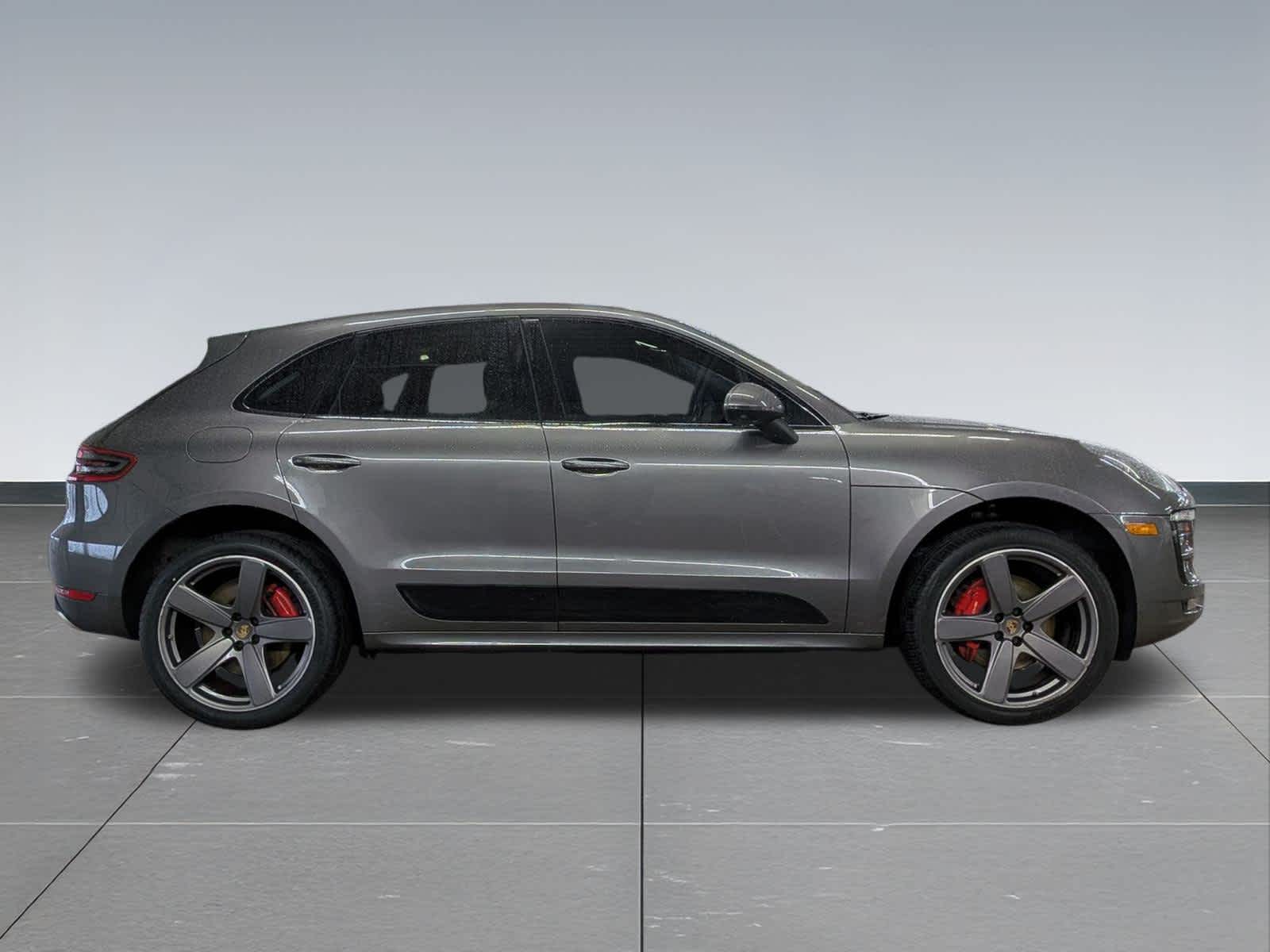 Thumbnail: 2016 Porsche Macan - 7