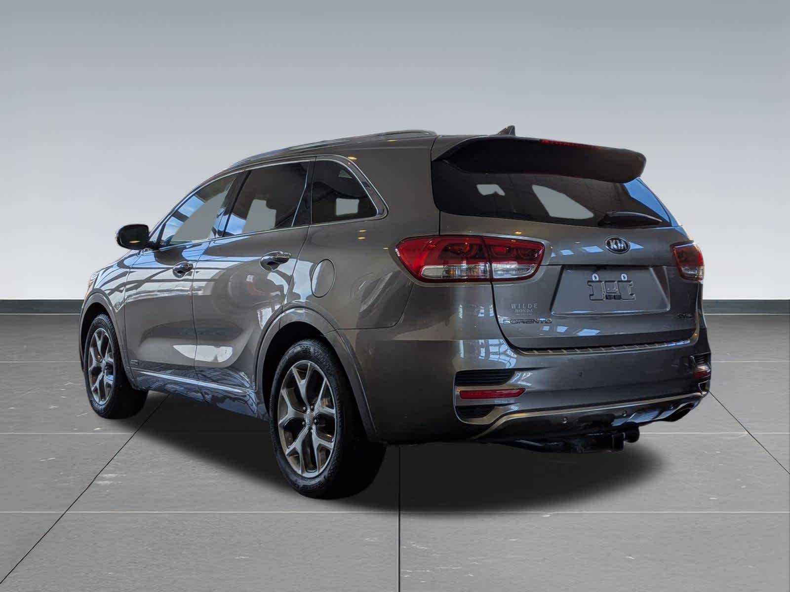 Thumbnail: 2018 Kia Sorento - 4