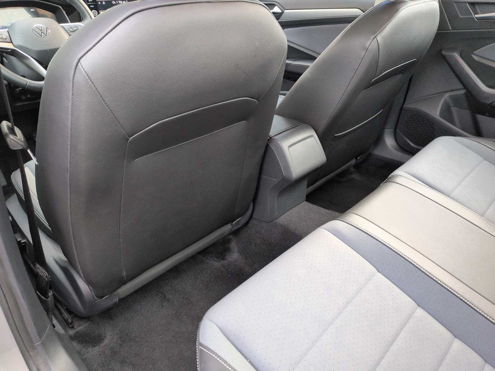 Thumbnail: 2025 Volkswagen Jetta - 32