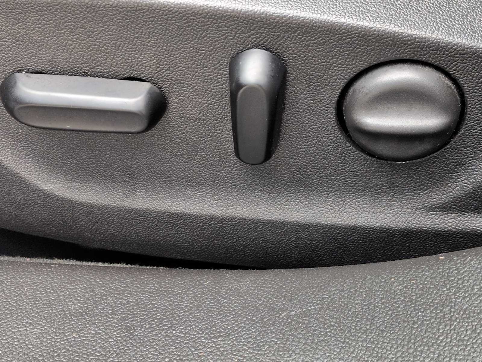 Thumbnail: 2017 Buick Regal - 18