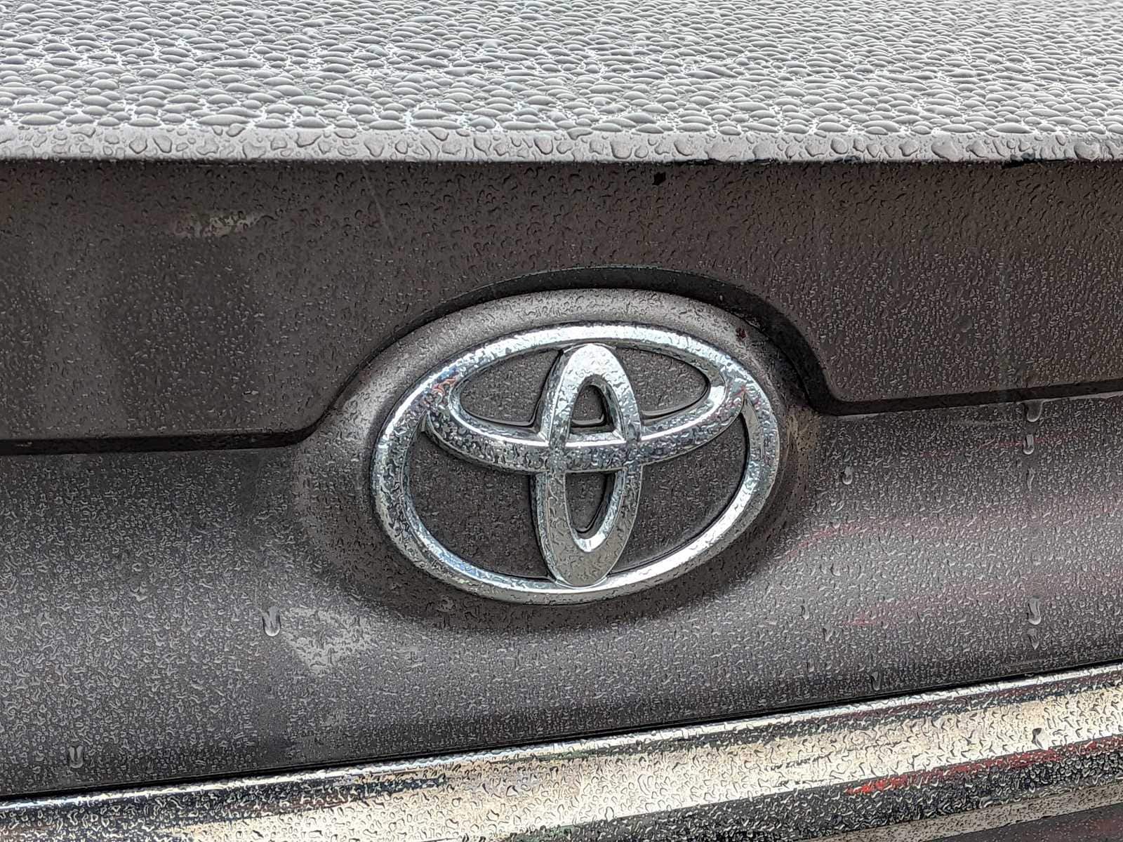 Thumbnail: 2015 Toyota Camry - 11