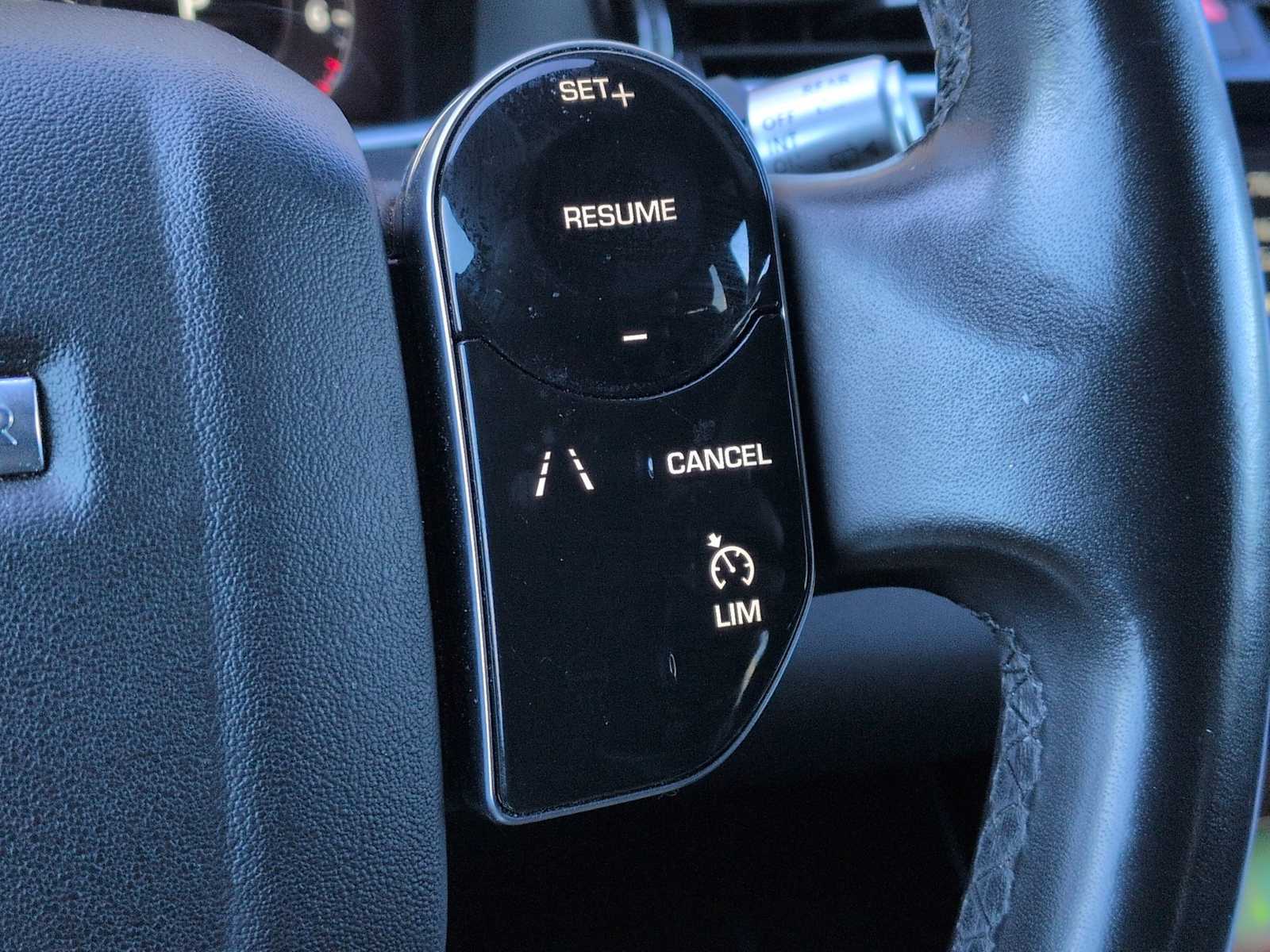 Thumbnail: 2020 Land Rover Range Rover Evoque - 24