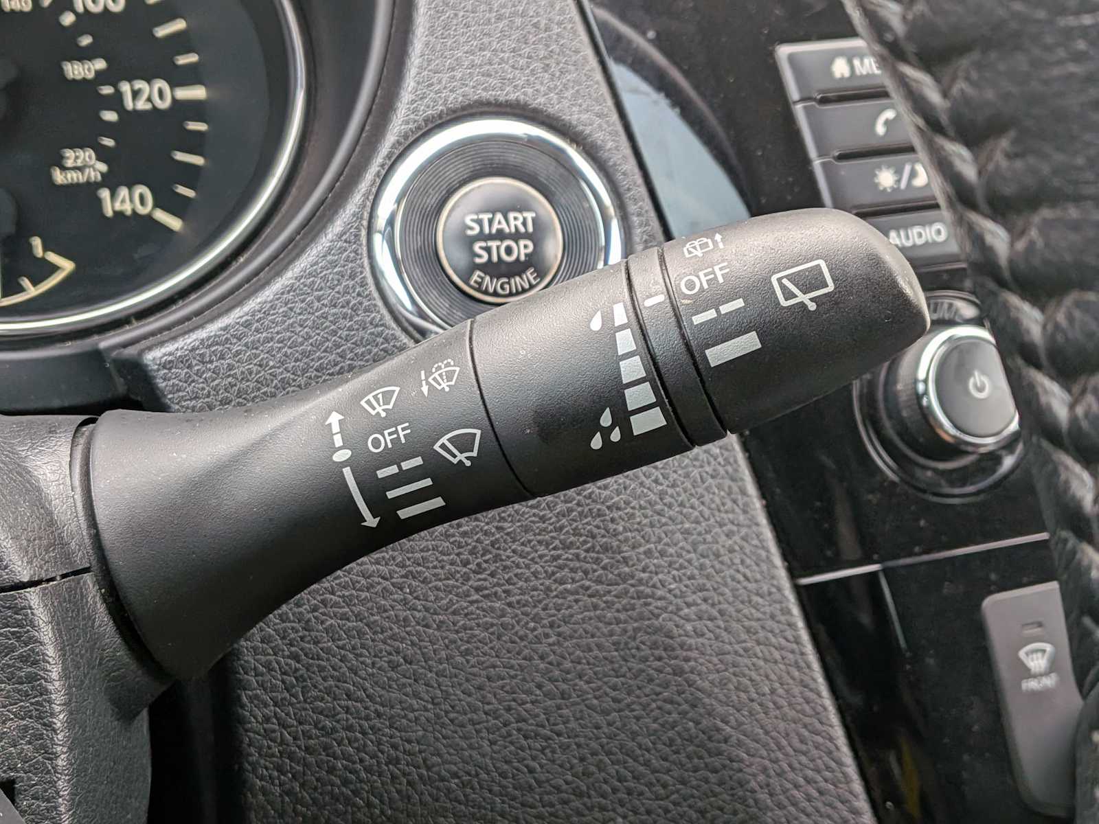 Thumbnail: 2021 Nissan Rogue Sport - 25