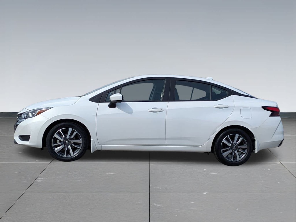 Used 2023 Nissan Versa 1.6 SV Sedan
