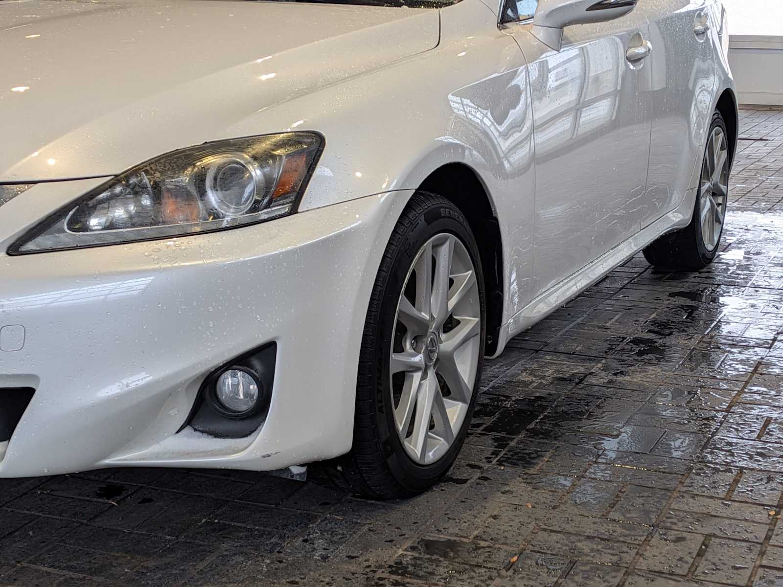 Thumbnail: 2012 Lexus IS - 10