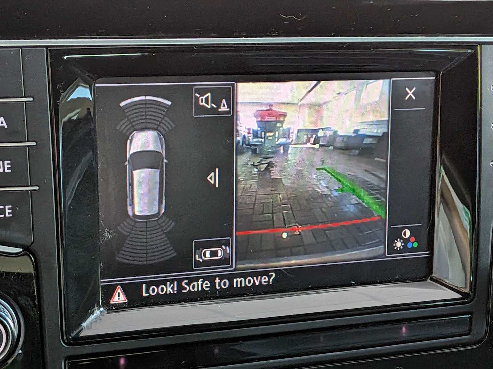 Thumbnail: 2015 Volkswagen Golf - 26