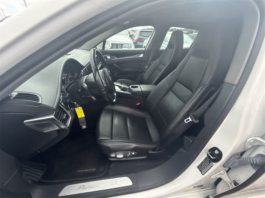 Thumbnail: 2012 Porsche Panamera - 15
