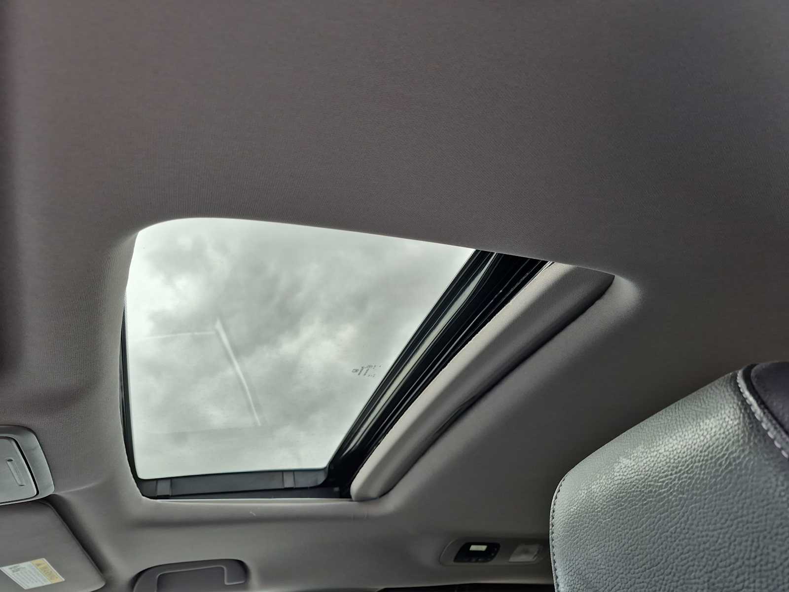 2024 Honda Odyssey EX-L - Photo 19