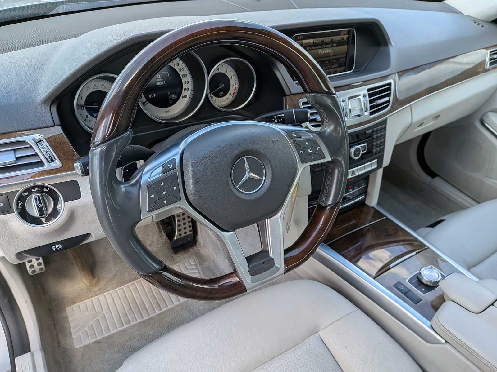 Thumbnail: 2015 Mercedes-Benz E-Class - 12