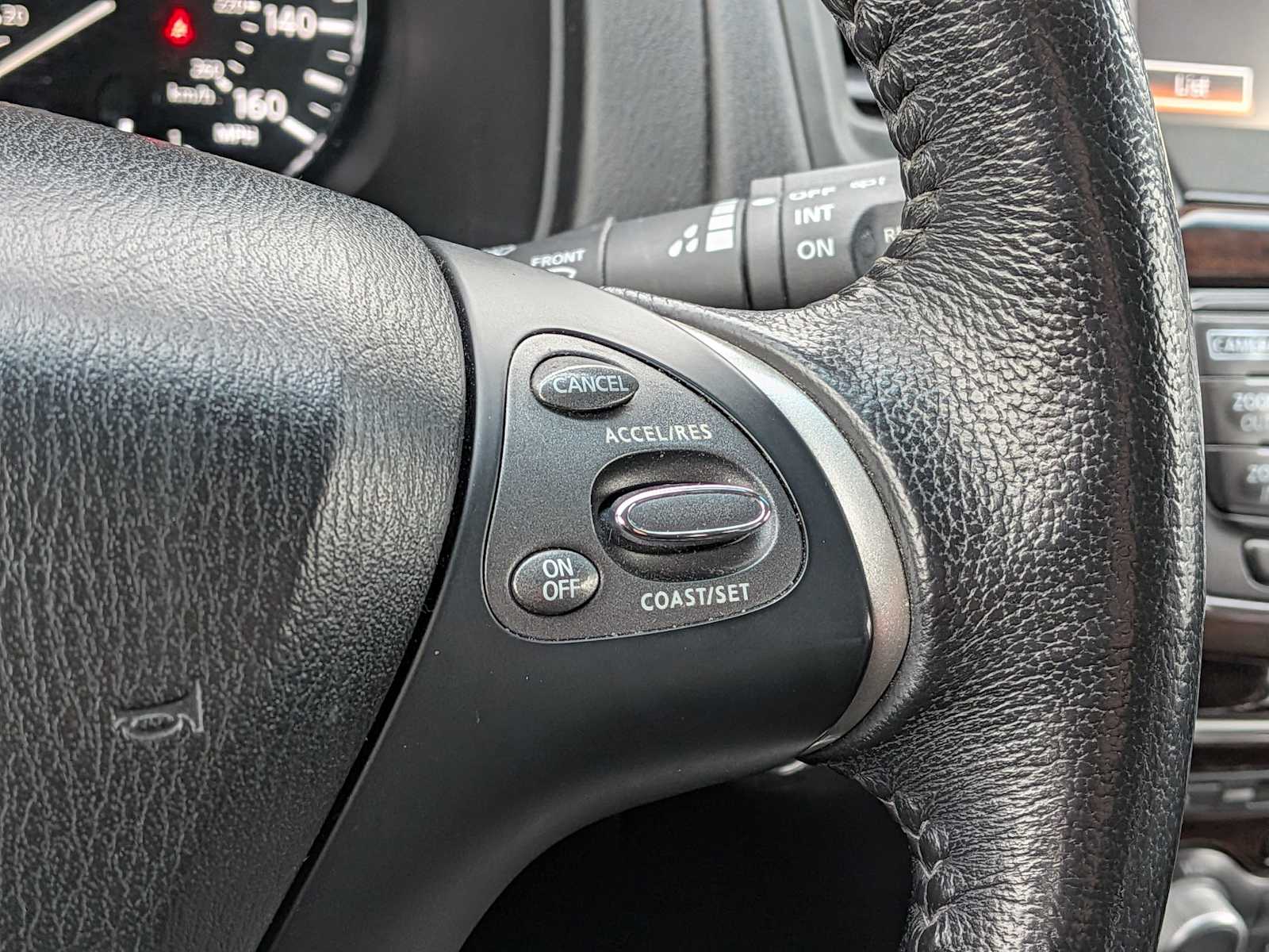 Thumbnail: 2015 Nissan Pathfinder - 23