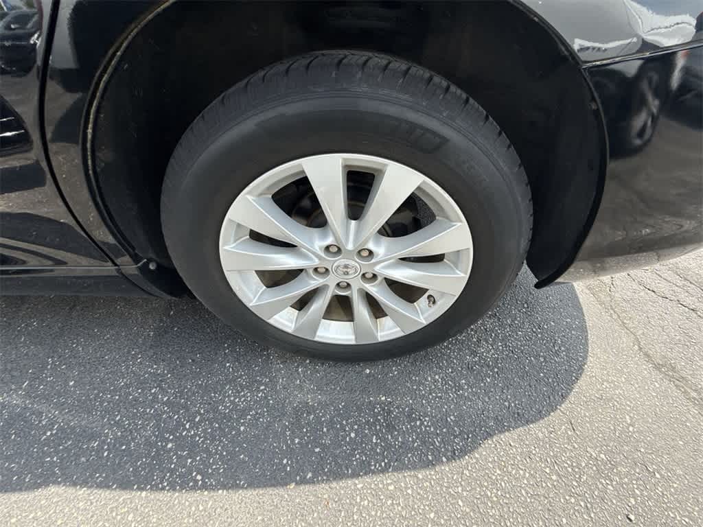 Thumbnail: 2013 Toyota Venza - 13