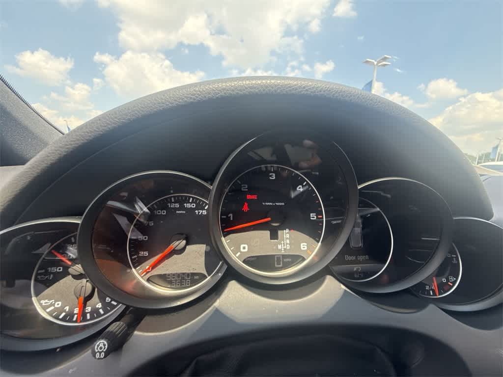 Thumbnail: 2015 Porsche Cayenne - 33