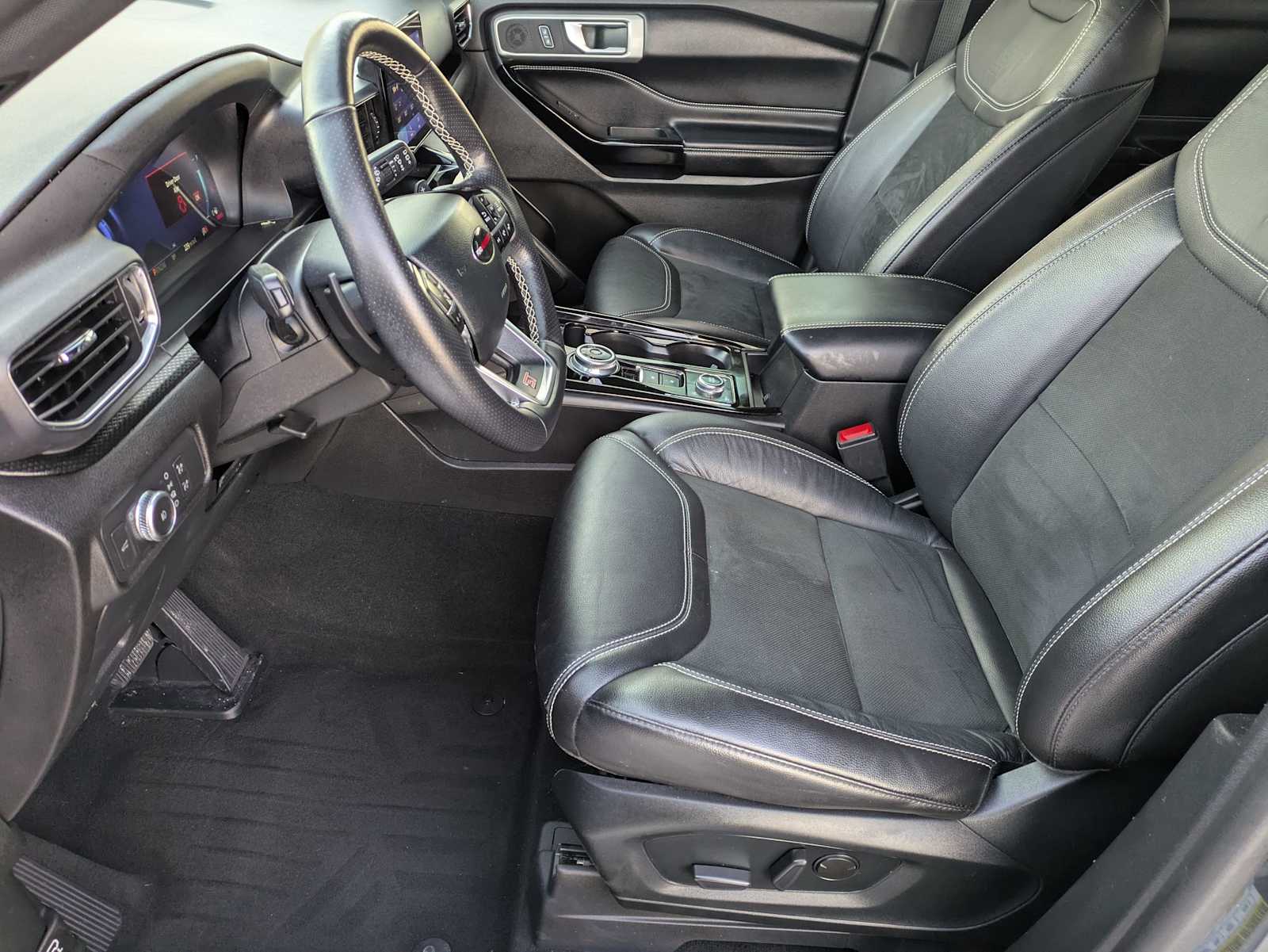 Thumbnail: 2022 Ford Explorer - 15