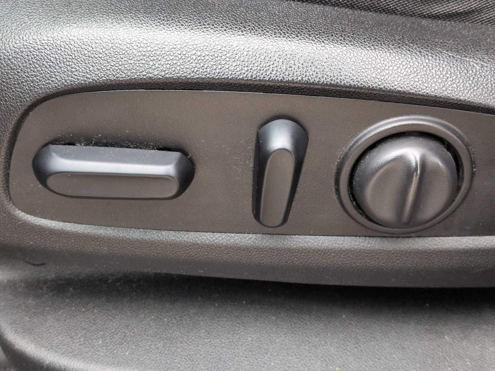 Thumbnail: 2019 Chevrolet Blazer - 17