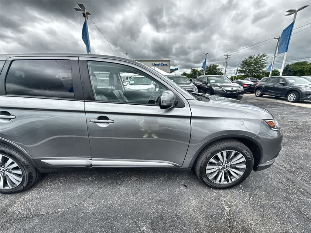 Thumbnail: 2020 Mitsubishi Outlander - 8